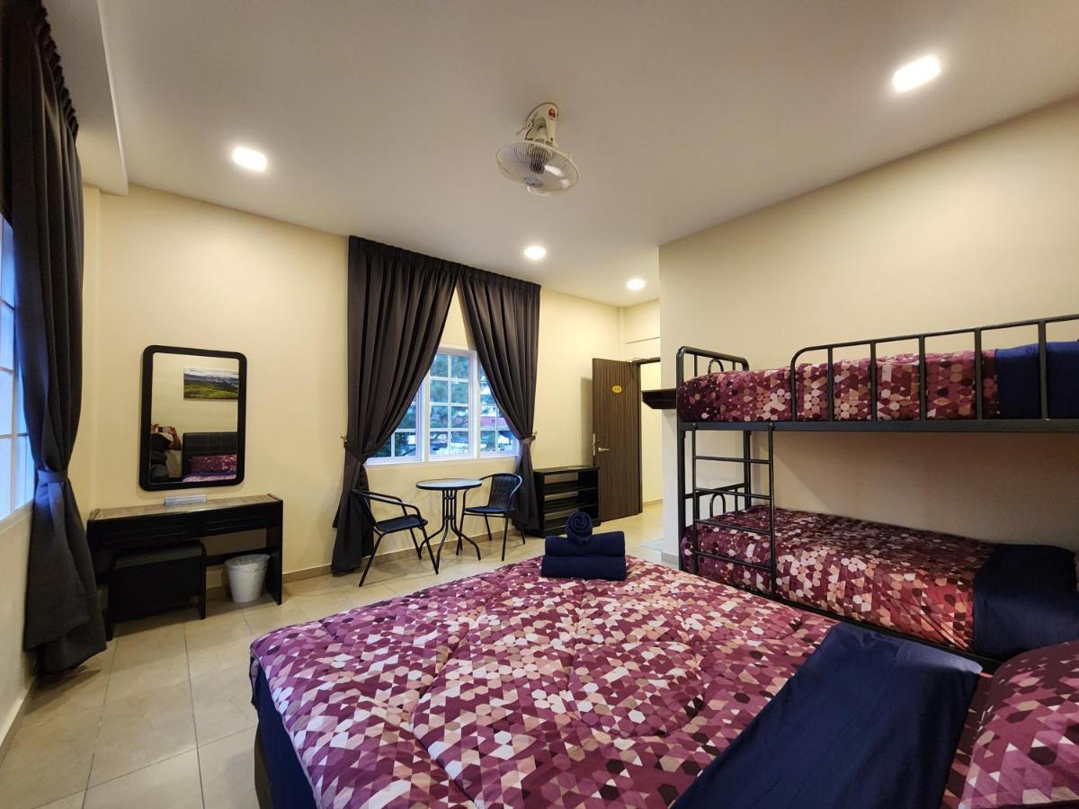 Fathers Guesthouse Age 7 Years Old And Above Only ตานาห์ราตา ภายนอก รูปภาพ