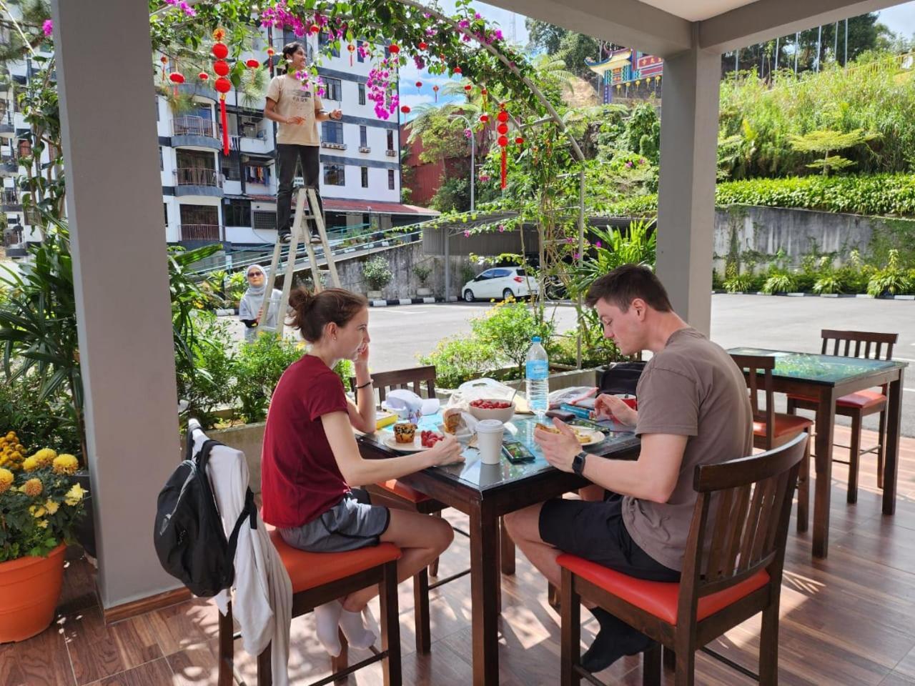 Fathers Guesthouse Age 7 Years Old And Above Only ตานาห์ราตา ภายนอก รูปภาพ