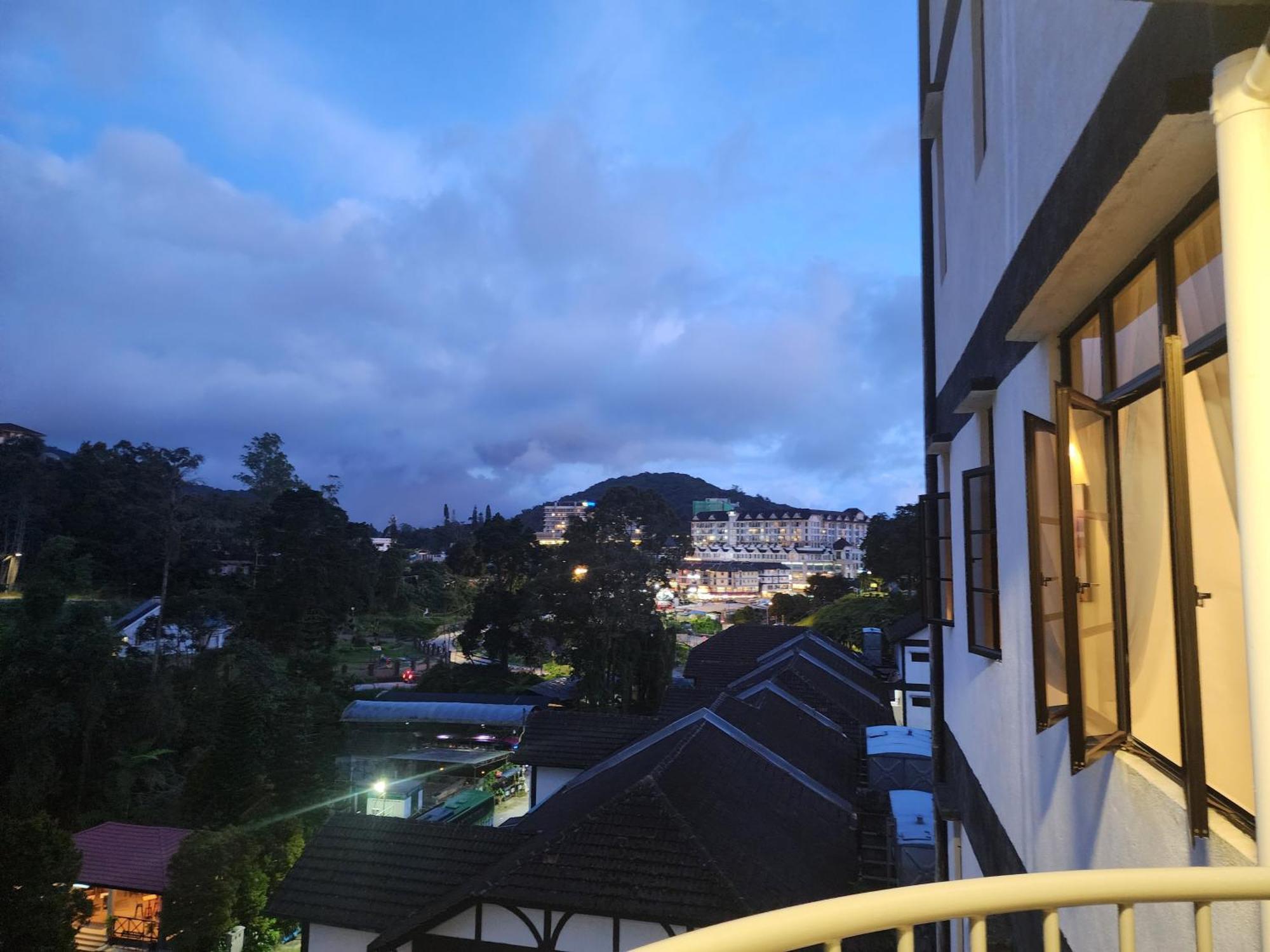 Fathers Guesthouse Age 7 Years Old And Above Only ตานาห์ราตา ภายนอก รูปภาพ